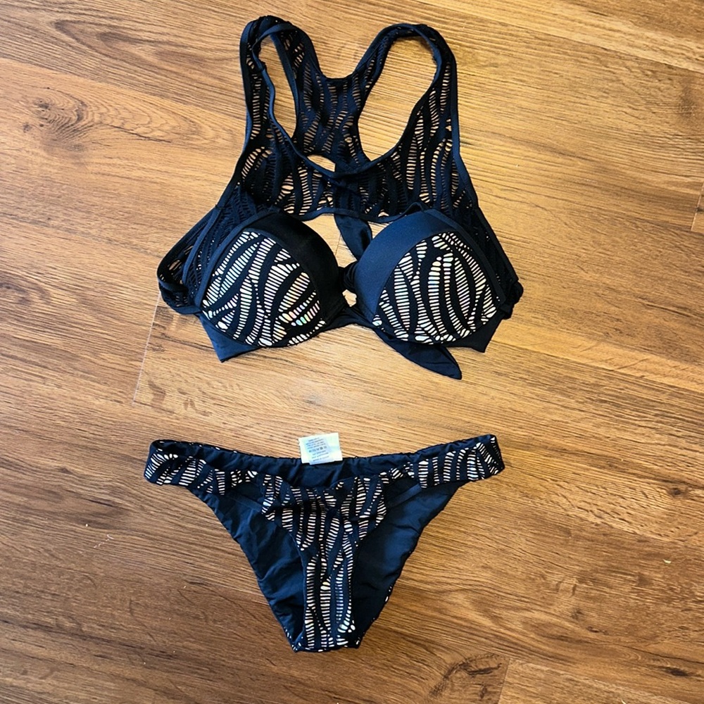 Beach bunny bikini, size M
